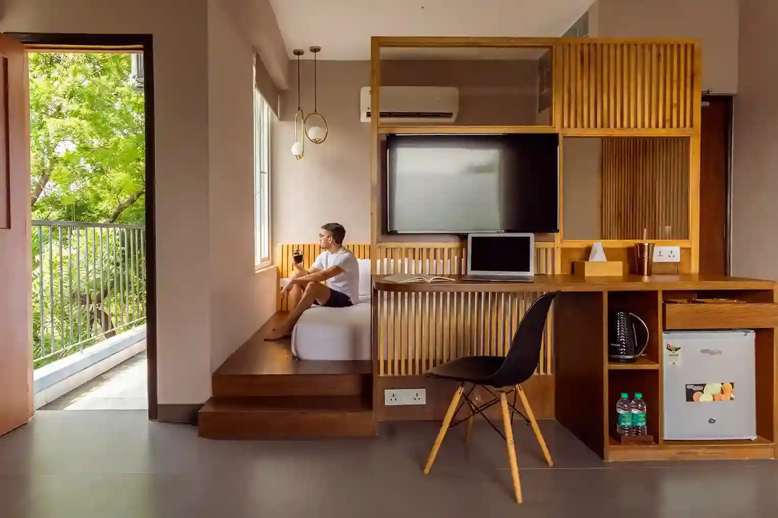 Minimalist Poshtel & Suites